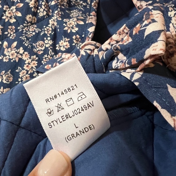 Listicle | NWOT Ditzy Floral Print Bow Tie Front Quilted Jacket Coat Size L - Picture 12 of 13